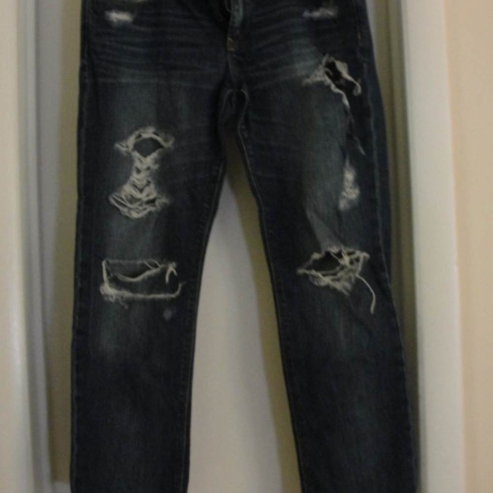 Abercromie & fitch Distressed